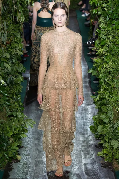 Look 43